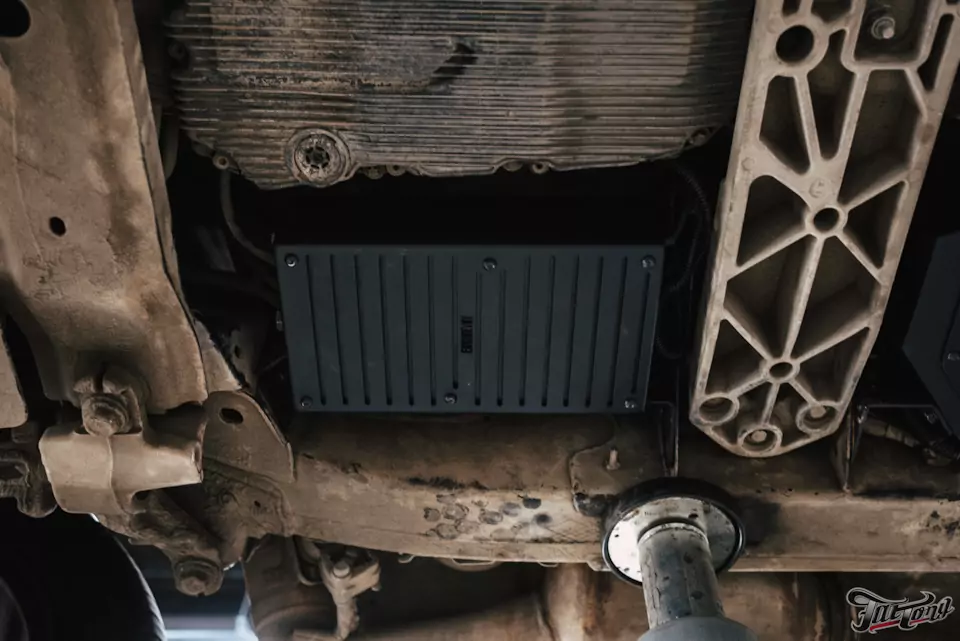 Установили систему активного выхлопа Engine Vox Stage 3 на дизельный Mercedes G-class